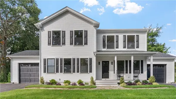 81 Cadora Avenue, Warwick, RI 02886