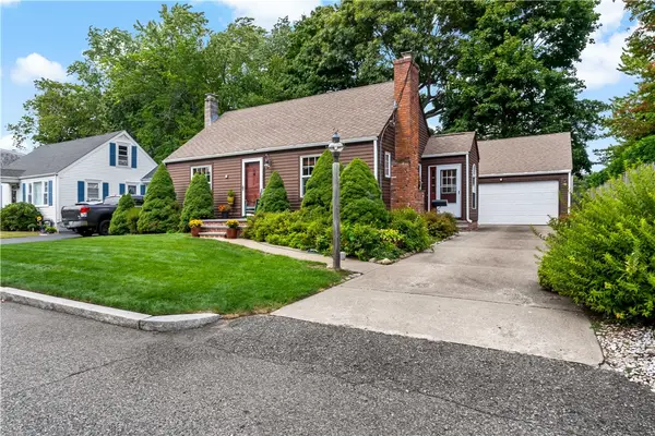 11 Pine Crest Drive, East Providence, RI 02915