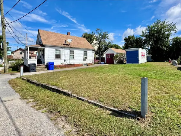 14 Crescent Avenue, East Providence, RI 02915