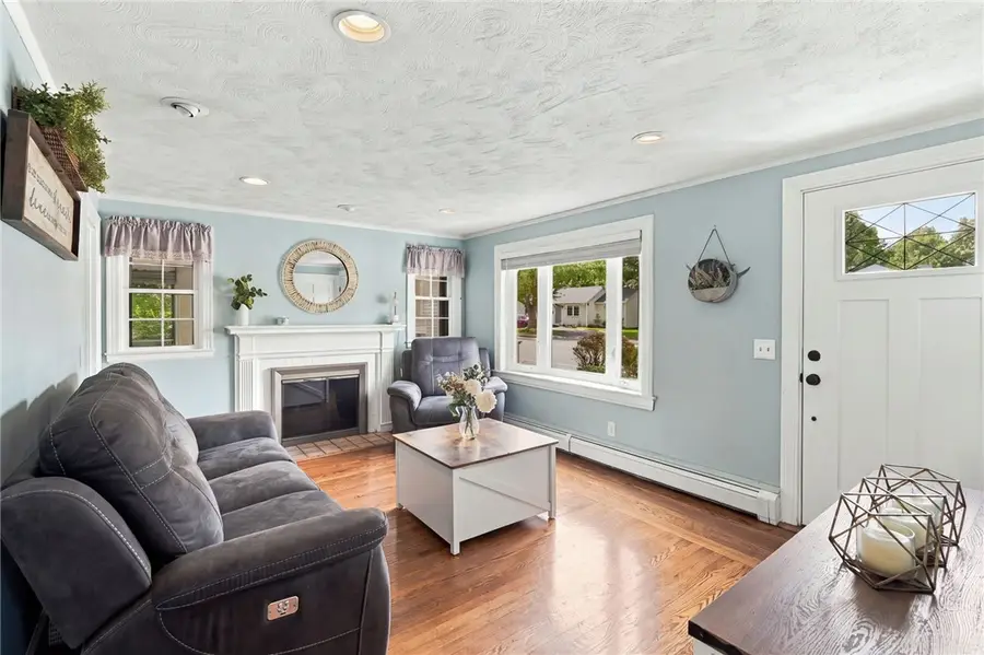 1040 Greenwich Avenue, Warwick, RI 02886 - #2
