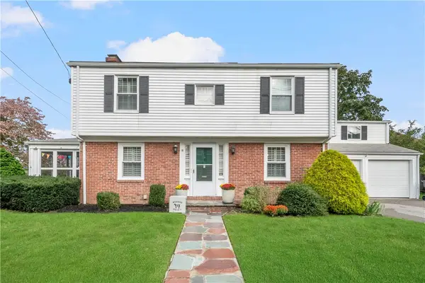 15 Elmsgate Way, East Providence, RI 02916