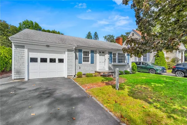 19 Beaumont Street, East Providence, RI 02916