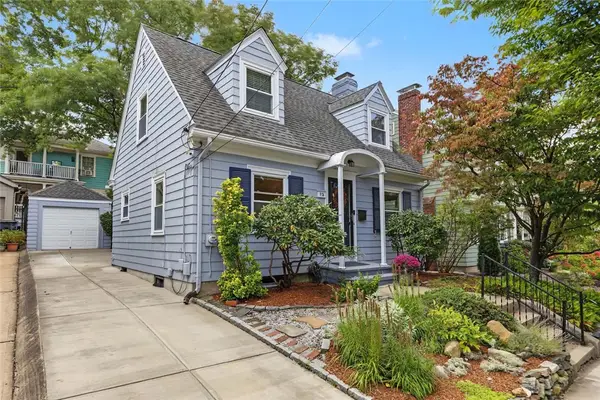92 Edgehill Road, Providence, RI 02906