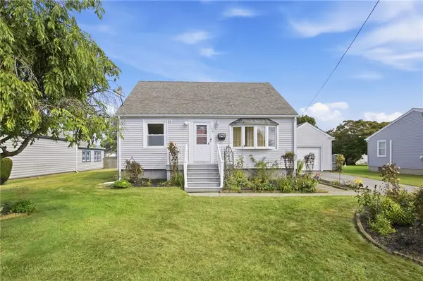 136 Durfee Road, Tiverton, RI 02878