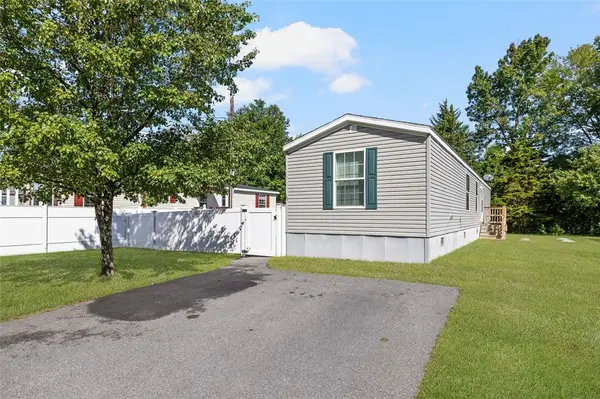 10 Pond Road, Glocester, RI 02814