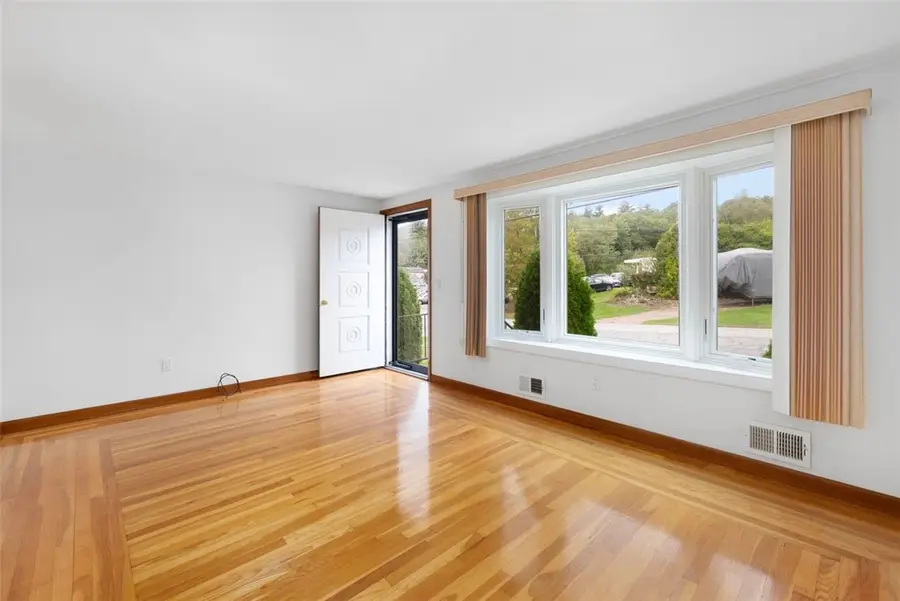 291 Old County Road, Smithfield, RI 02917 - #3