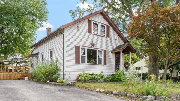 26 Rutherglen Avenue, Providence, RI 02907