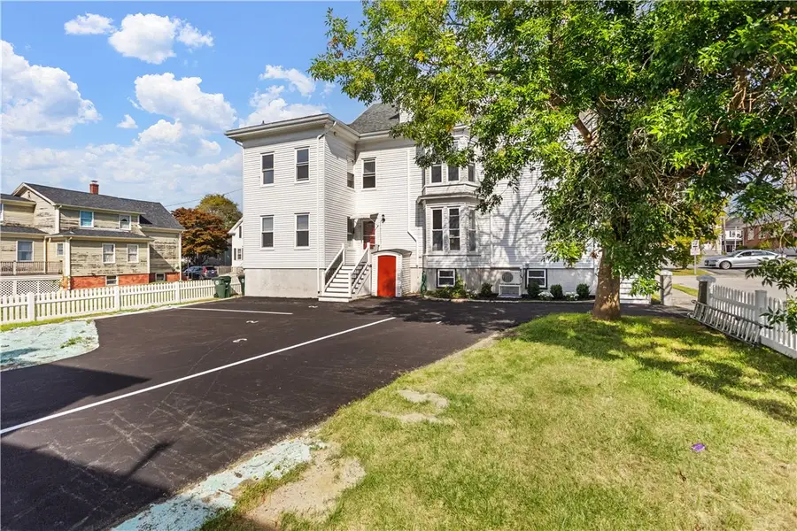 37 Lincoln Avenue #1, Bristol, RI 02809 - #3