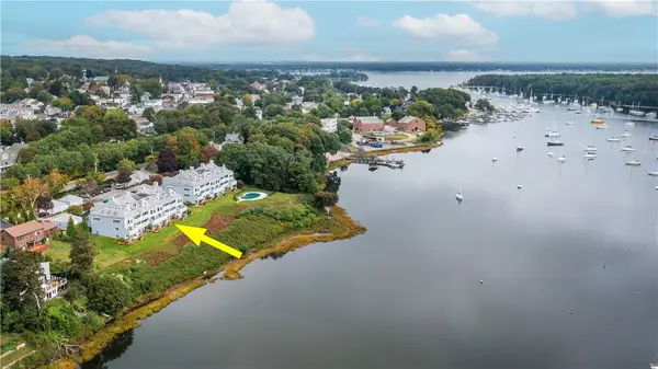 152 Crompton Avenue #18, East Greenwich, RI 02818