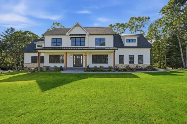 23 Paula Lane, Cranston, RI 02921