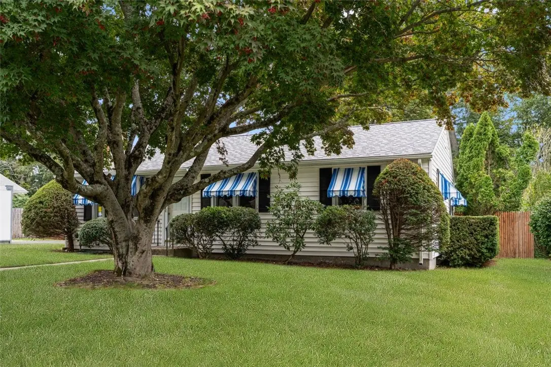 18 Laurel Lane, Lincoln, RI 02865 - #1