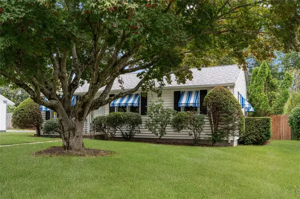 18 Laurel Lane, Lincoln, RI 02865