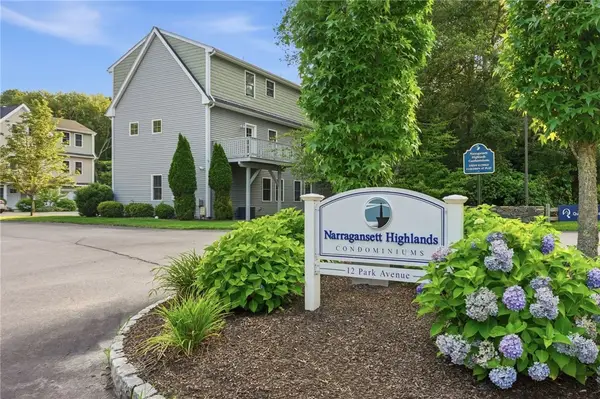 12 Park Avenue #8, Narragansett, RI 02882