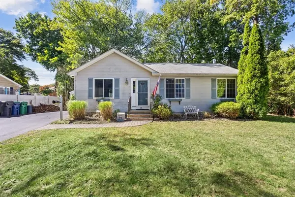 35 Kenwood Street, Warwick, RI 02889