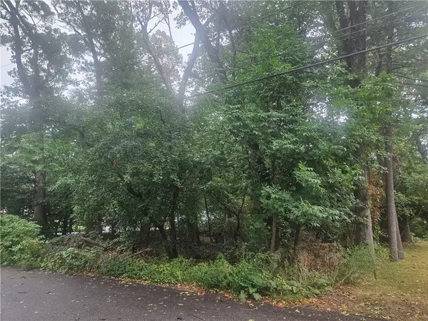 28 Morra Way, East Providence, RI 02916