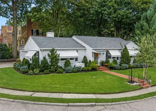 60 Alhambra Circle, Cranston, RI 02905