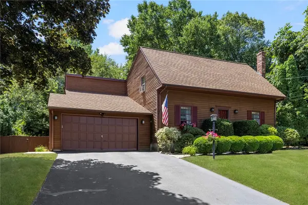 1 Sturbridge Drive, Warwick, RI 02886