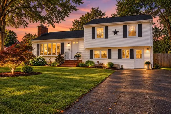 24 Parkside Way, North Kingstown, RI 02852