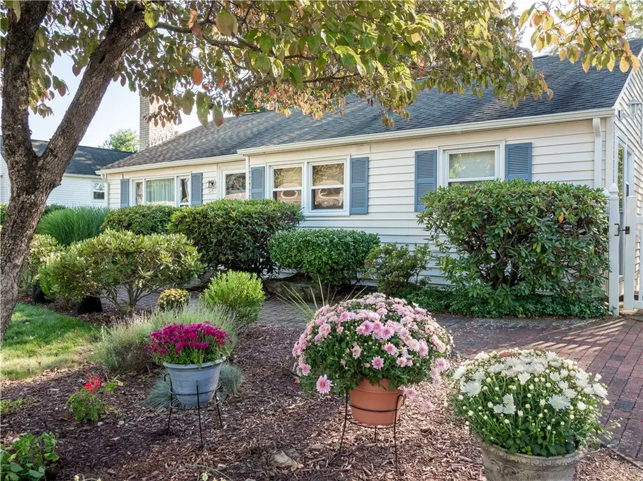 54 Grasslands Road, East Greenwich, RI 02818 - #3