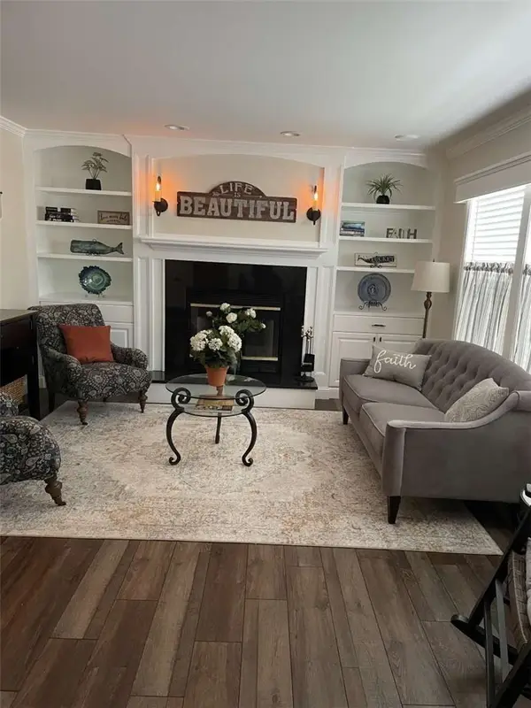 26 Blue Jay Street, Tiverton, RI 02878