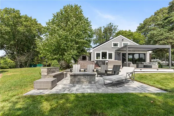 35 Sylvia Drive, Warwick, RI 02886