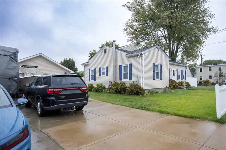 359 Carter Avenue, Pawtucket, RI 02861 - #3