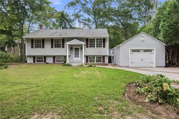 7 Cedar Knoll Drive, Hopkinton, RI 02804