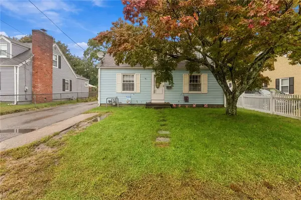 12 Deacon Avenue, Warwick, RI 02886