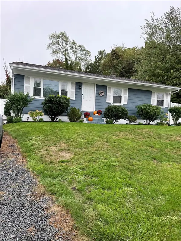 31 Regina Drive, Johnston, RI 02919