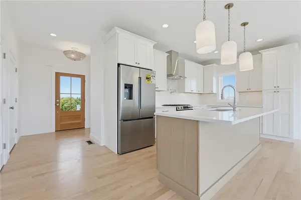 153 Revolution Way, Middletown, RI 02840