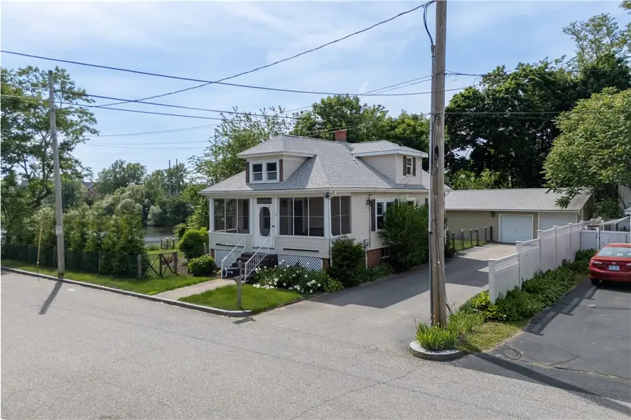 15 Omega Way, Rumford, RI 02916 - #2