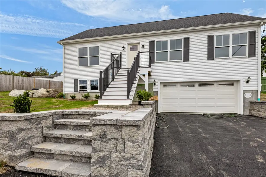 121 Robert Gray Avenue, Tiverton, RI 02878 - #2