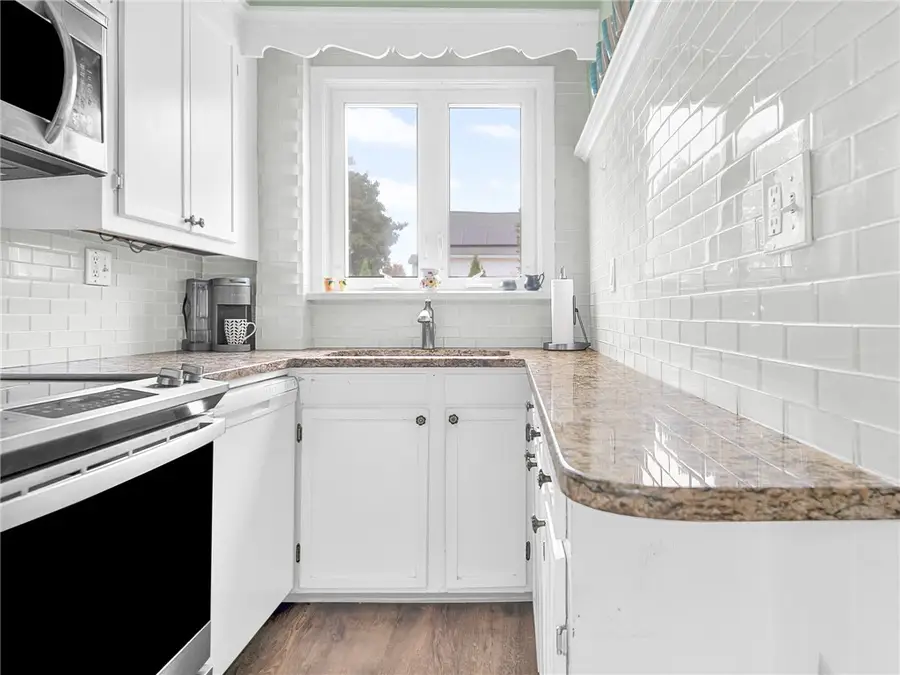 33 Governor Street, Cranston, RI 02920 - #2