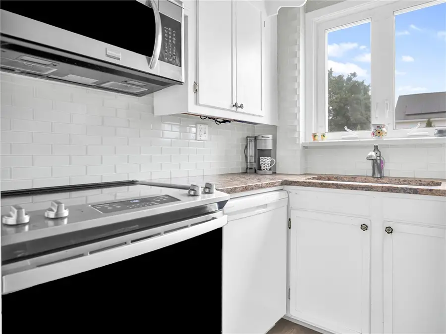 33 Governor Street, Cranston, RI 02920 - #3