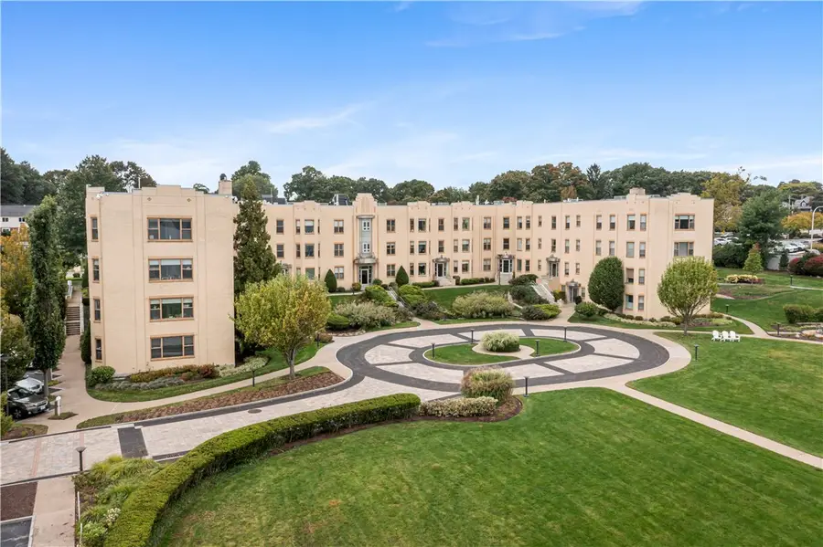 1180 Narragansett Boulevard #F2, Cranston, RI 02905 - #3