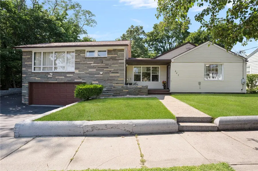 807 Pontiac Avenue, Cranston, RI 02910 - #2