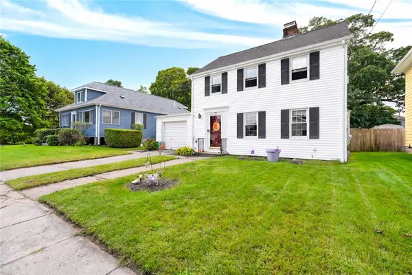 33 Linden Avenue, East Providence, RI 02916