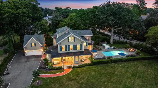 29 Greenough Place, Newport, RI 02840