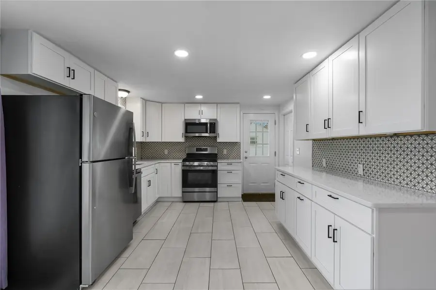 66 Palace Avenue, Warwick, RI 02886 - #3