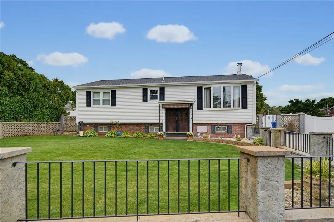 11 Old Barrington Road, Riverside, RI 02915 - #1