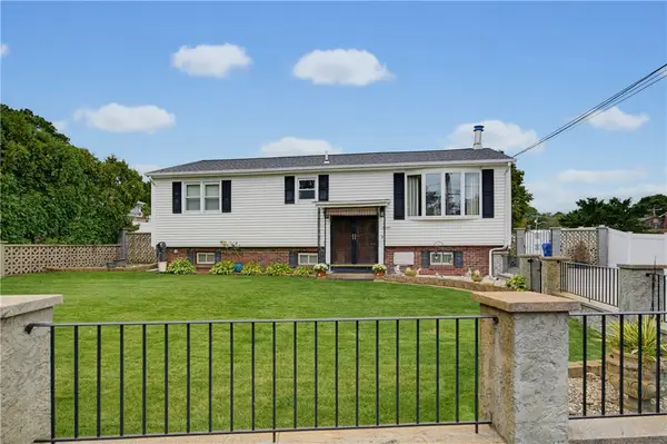 11 Old Barrington Road, East Providence, RI 02915