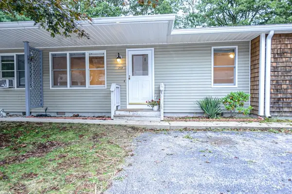 29 West Castle Way #B, Charlestown, RI 02813