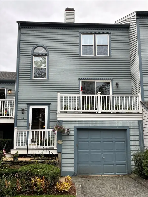 1 Willow Glen Circle #116, Warwick, RI 02889
