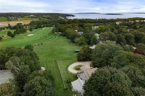 31 Calvert Place, Jamestown, RI 02835