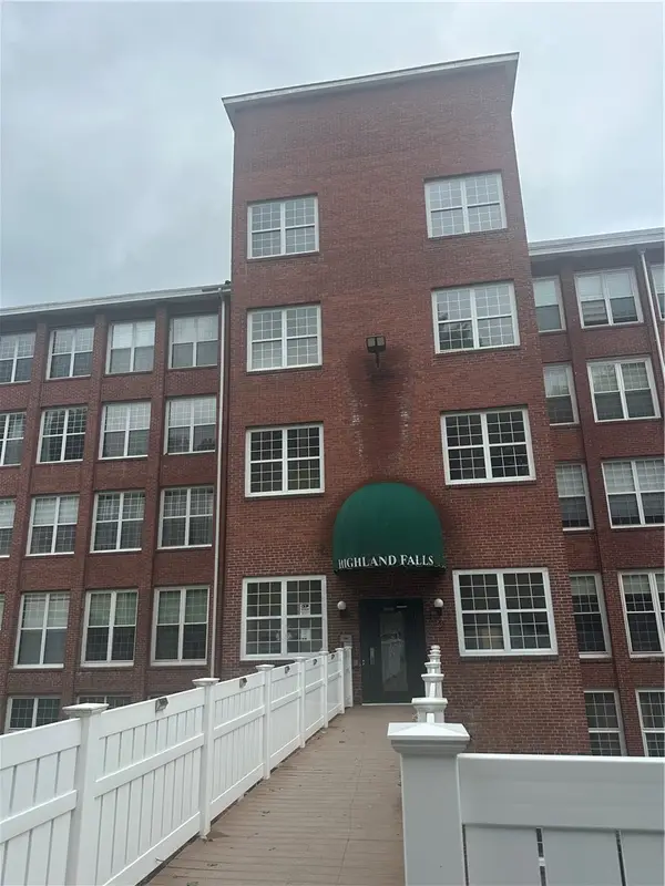 2 School Street, Lincoln, RI 02865