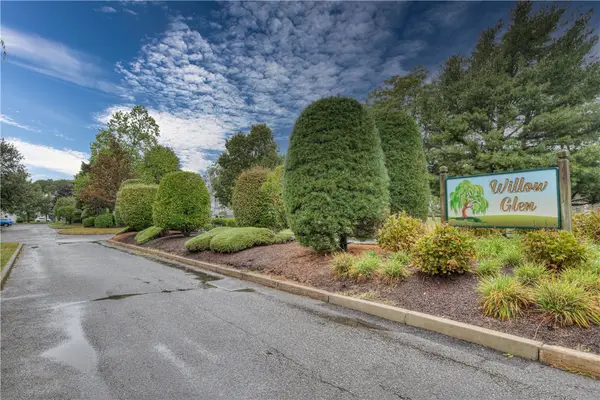 1 Willow Glen Court #81, Warwick, RI 02889