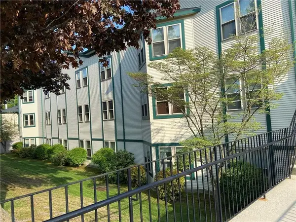 3524 West Shore Road #807, Warwick, RI 02886