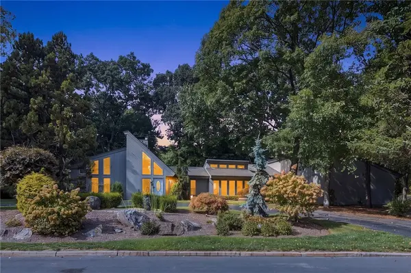 2 Elden Court, Lincoln, RI 02865