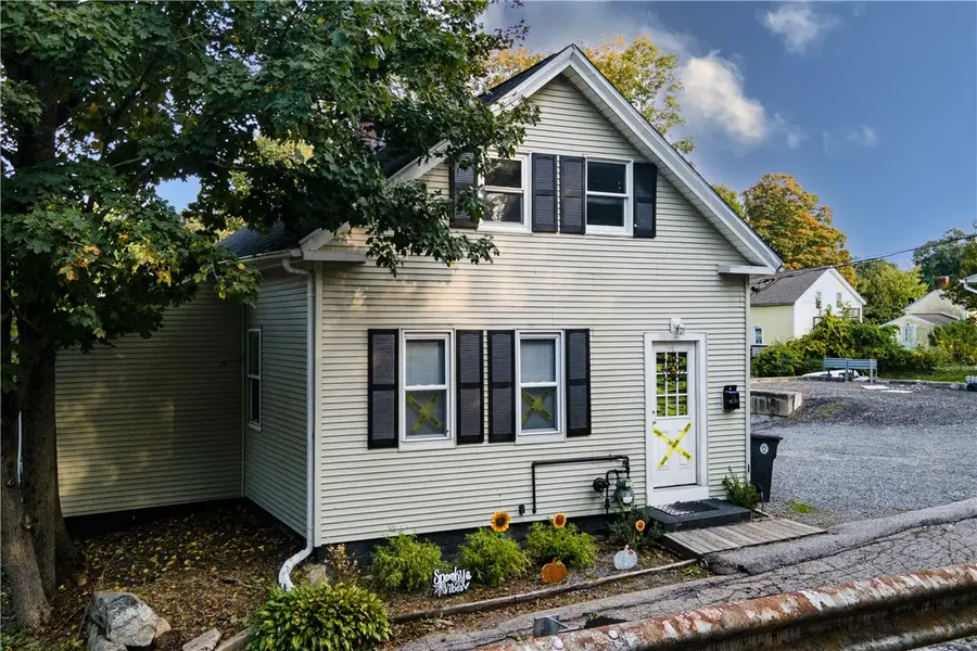 38 Capwell Avenue, Coventry, RI 02816 - #3