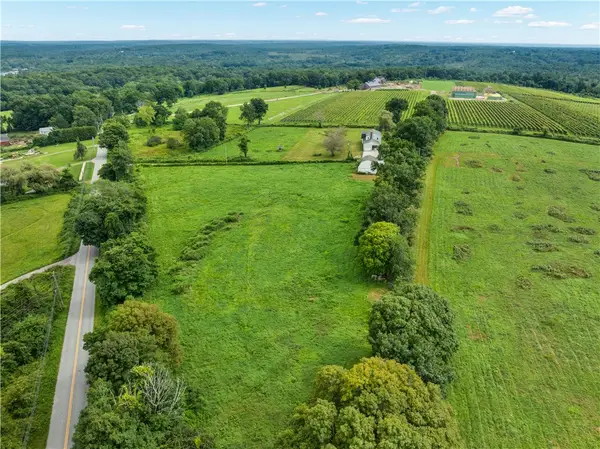 91 Wintechog Hill Road, No Stonington, CT 06359